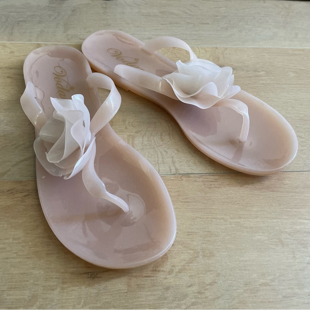 NWT VODA Beige/ Blush Jelly Sandals with Floral Accent